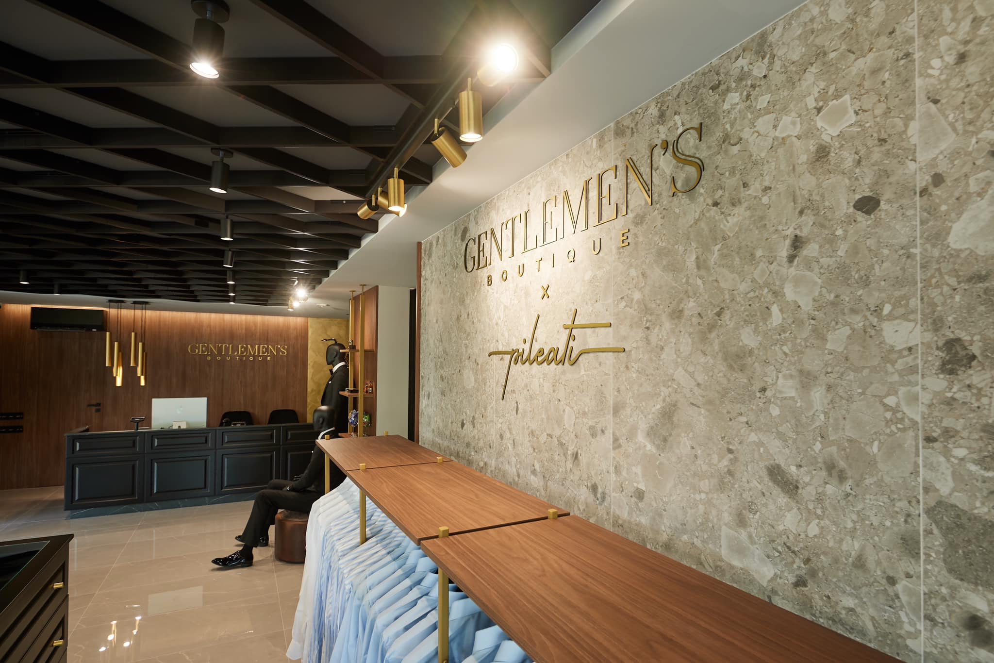 PILEATI Showroom Interior - Luxury boutique with premium materials and elegant design